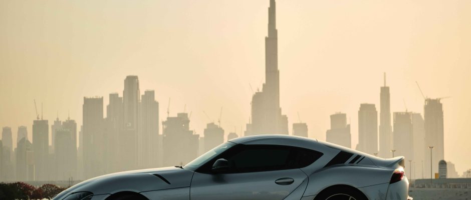 What Are the Key Driving Rules in Dubai for Tourists?